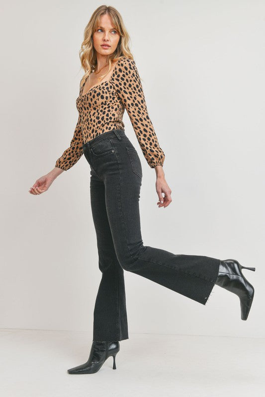 SKINNY FLARE JEANS W/ SCISSOR CUT HEM