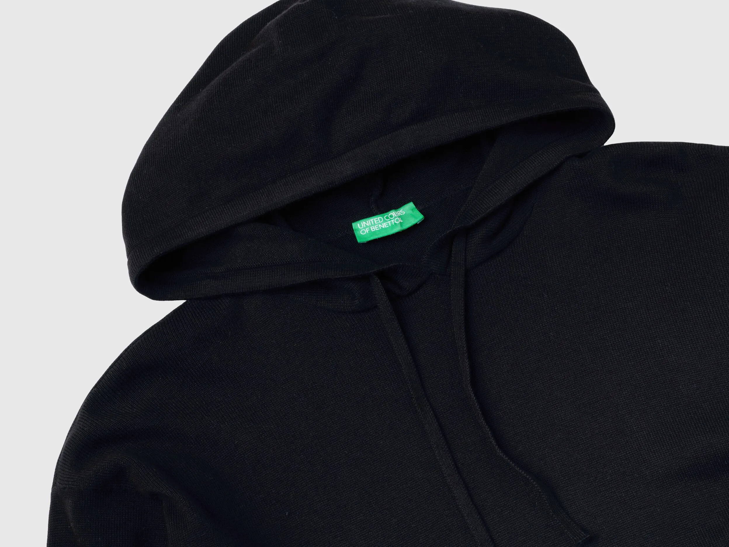 Sweater with hood and drawstring - Black | Benetton