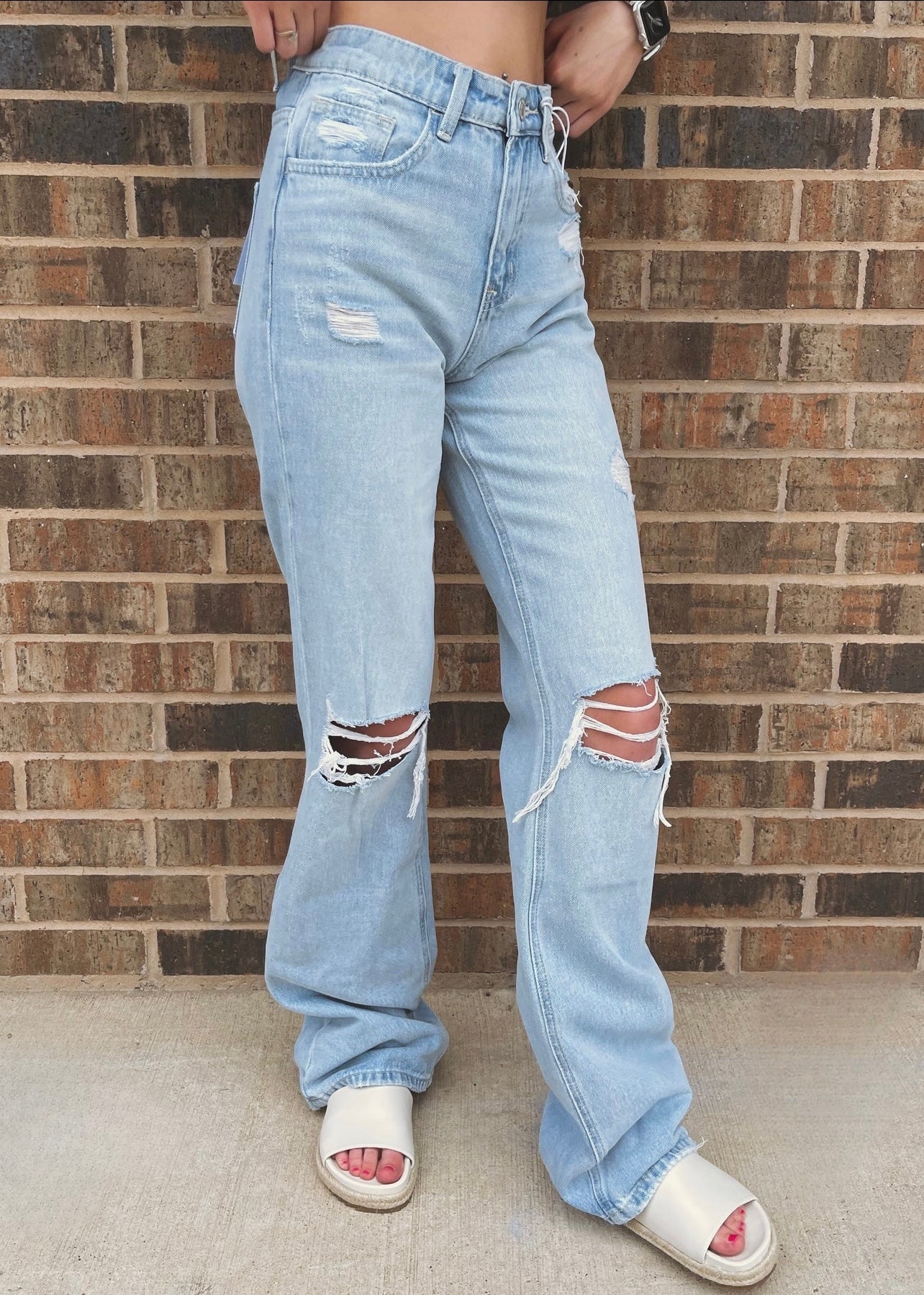 Vervet 90s Vintage Flare Distressed Jeans